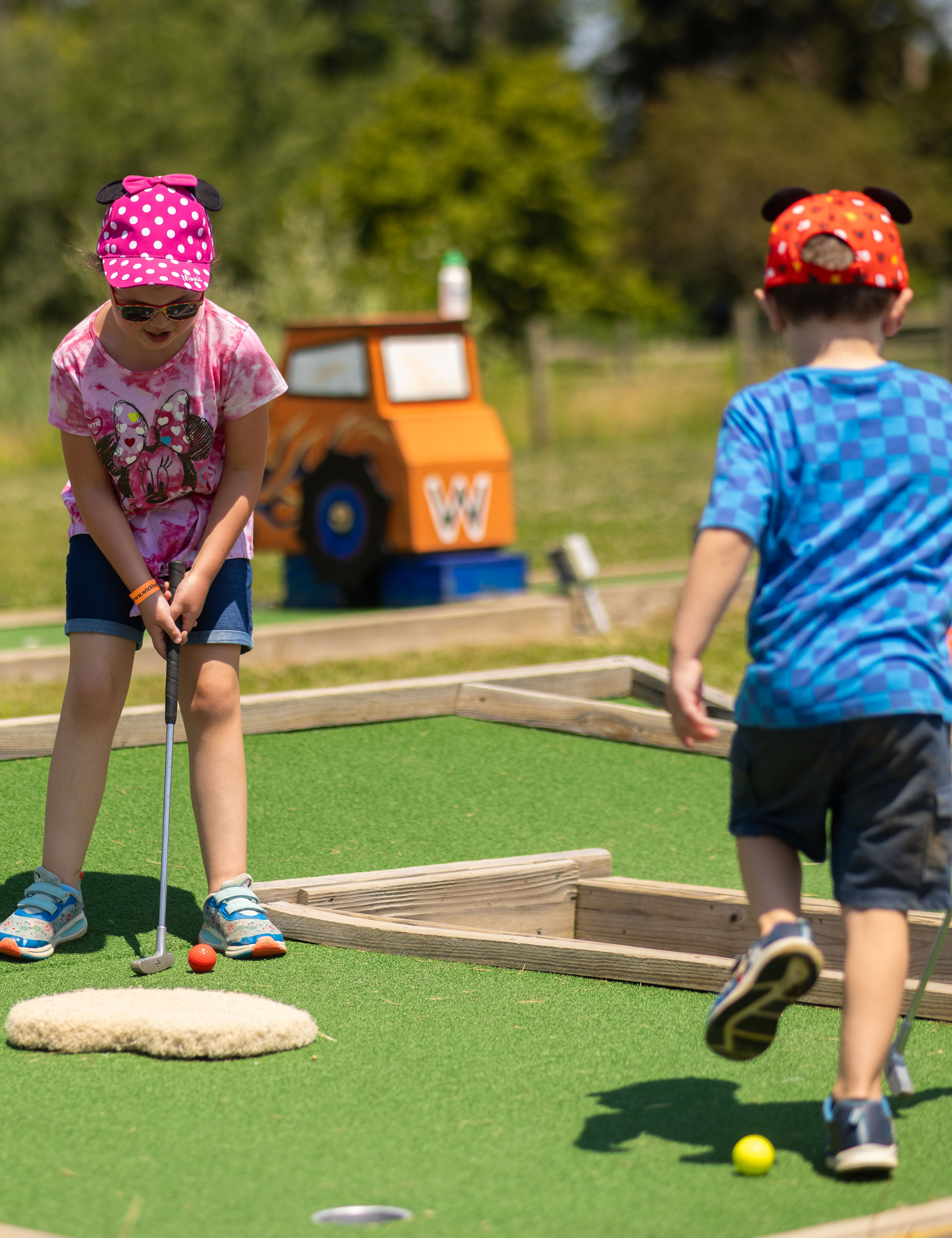 MINI GOLF